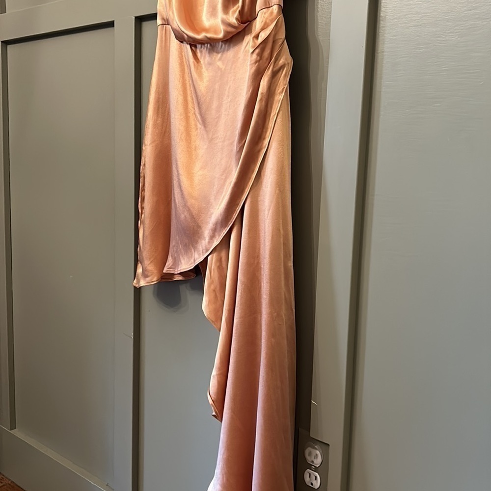 Elliatt Gold Halter Tiered Asymmetric Midi Cocktail Dress Satin Size Small New - Picture 10 of 14